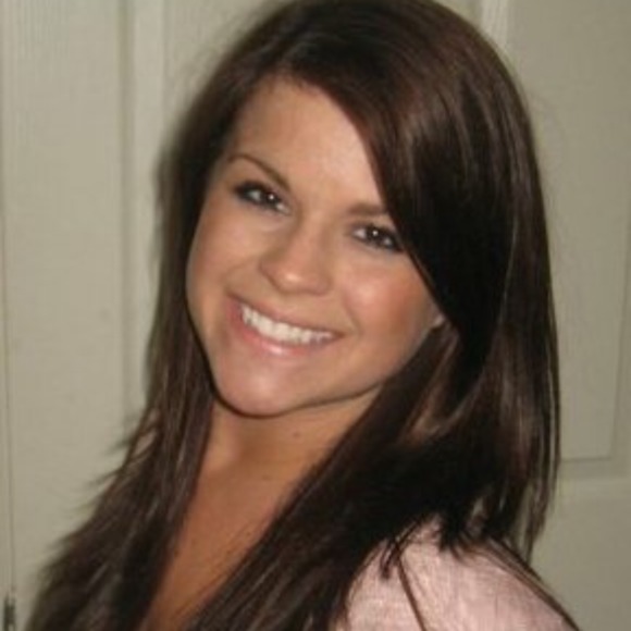 Meet your Posher, Alicia - Picture 3 of 4